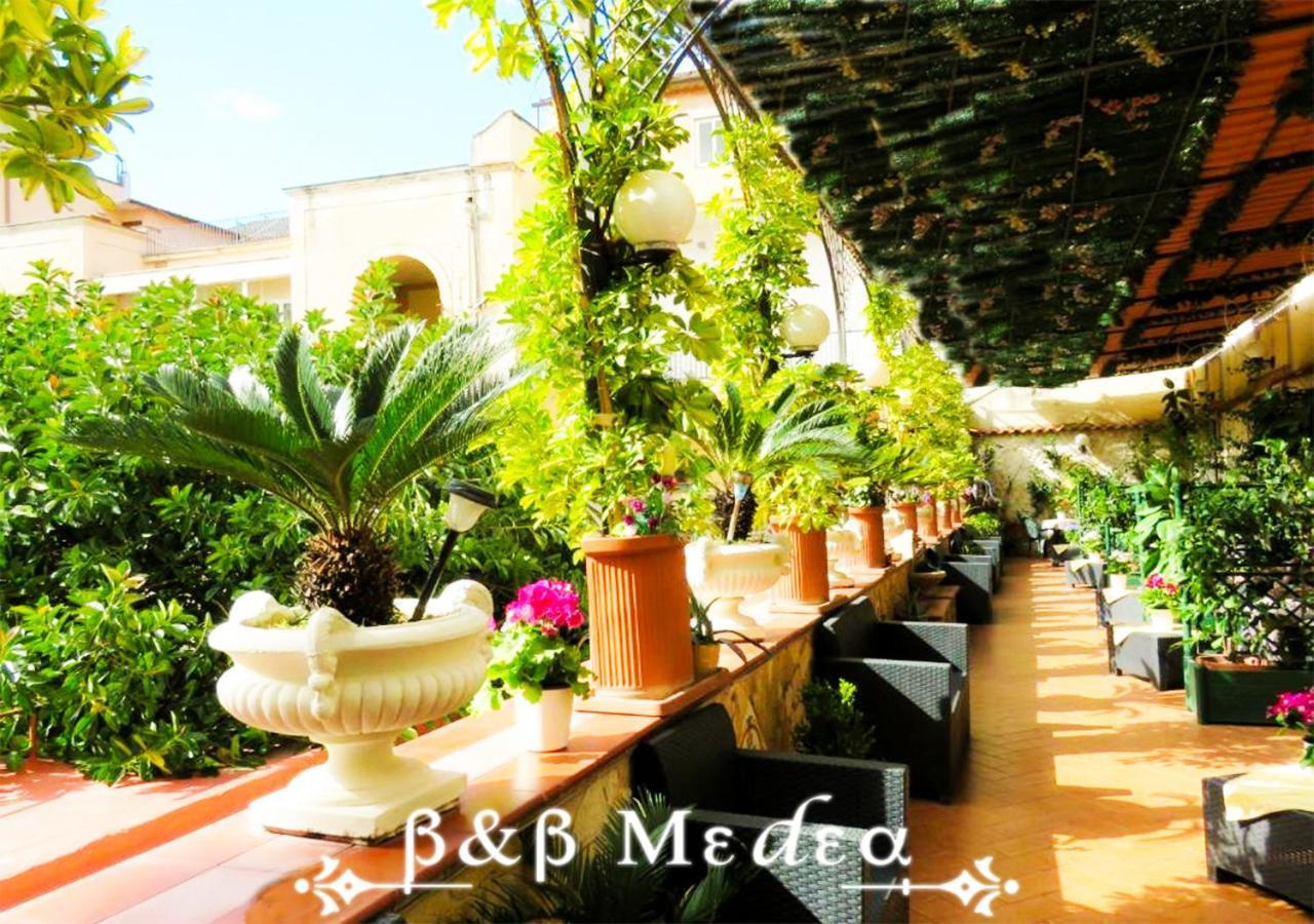 Bed & Breakfast Medea เนเปิลส์ ภายนอก รูปภาพ