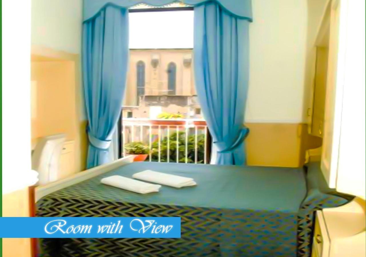 Bed & Breakfast Medea เนเปิลส์ ภายนอก รูปภาพ