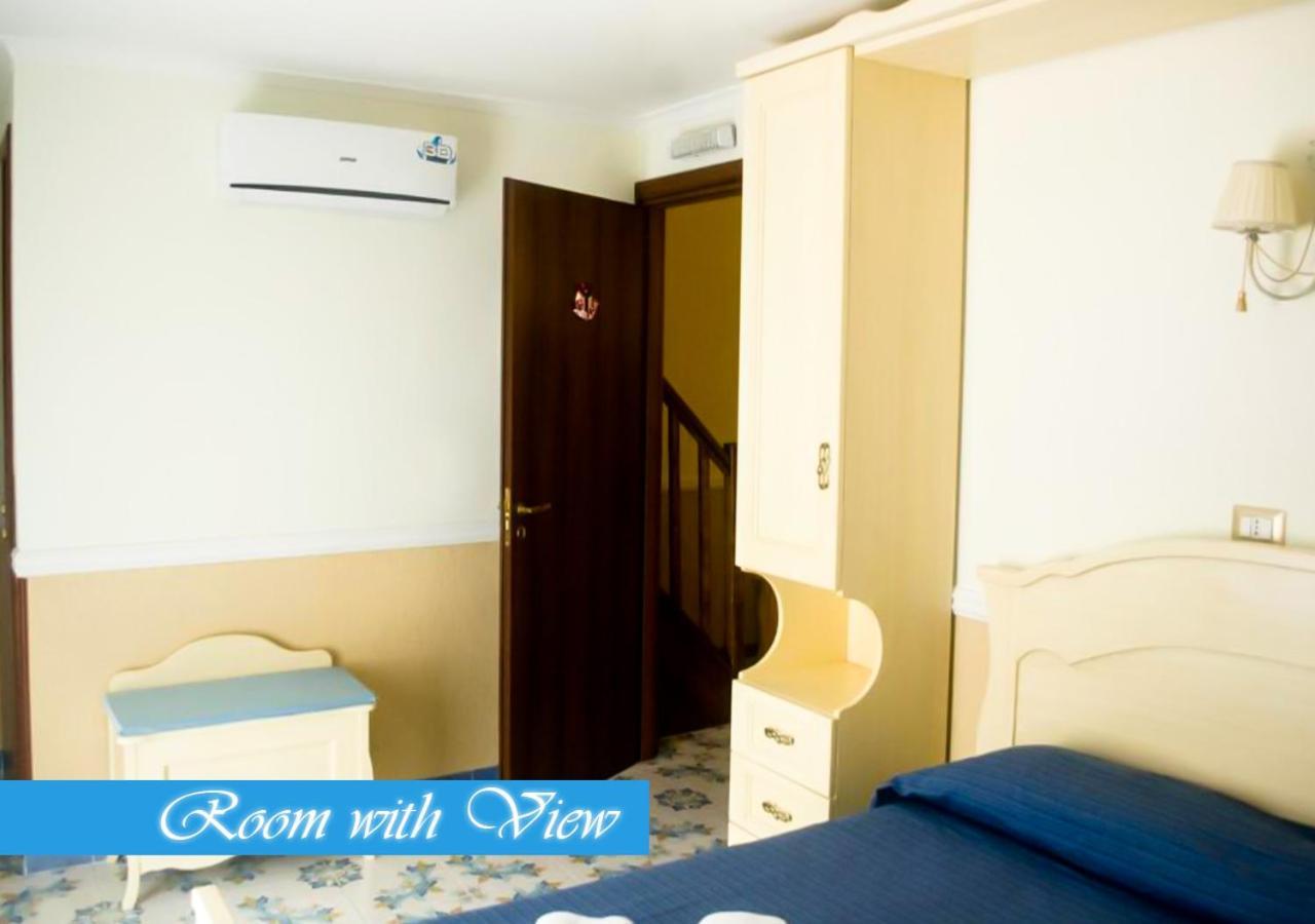 Bed & Breakfast Medea เนเปิลส์ ภายนอก รูปภาพ