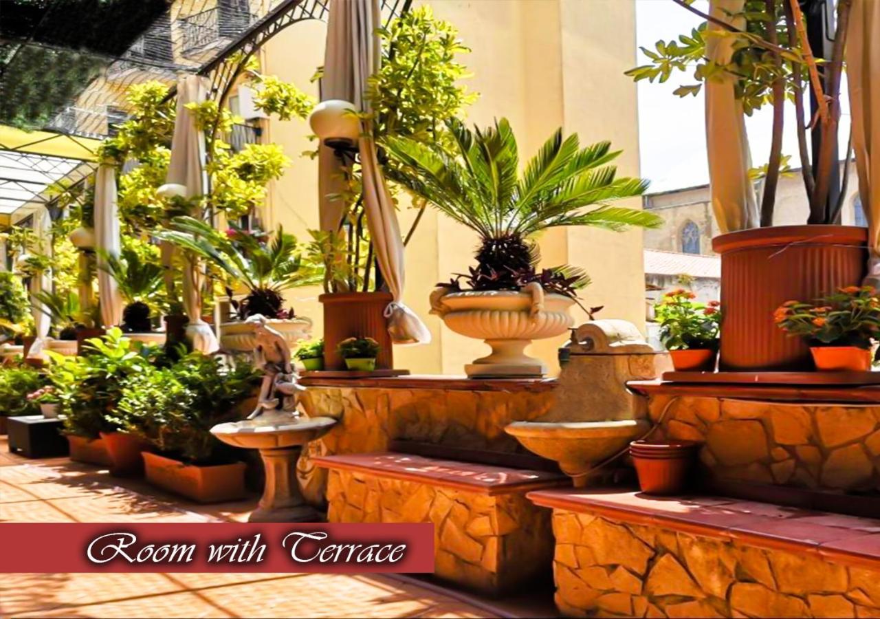 Bed & Breakfast Medea เนเปิลส์ ภายนอก รูปภาพ