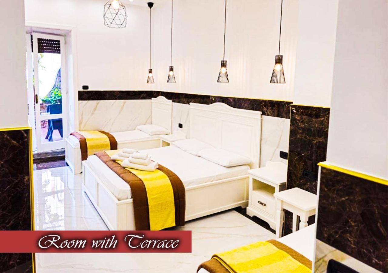 Bed & Breakfast Medea เนเปิลส์ ภายนอก รูปภาพ