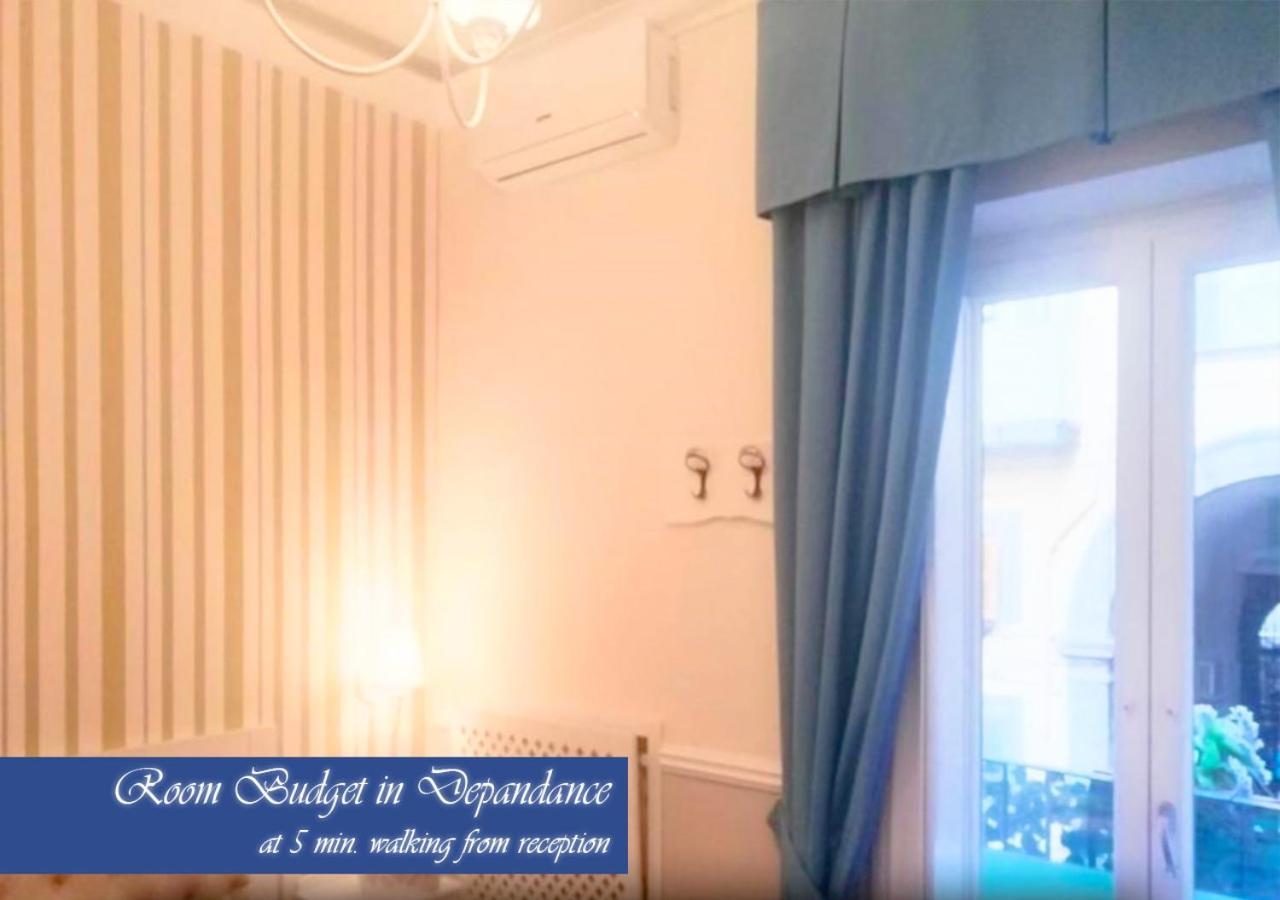 Bed & Breakfast Medea เนเปิลส์ ภายนอก รูปภาพ