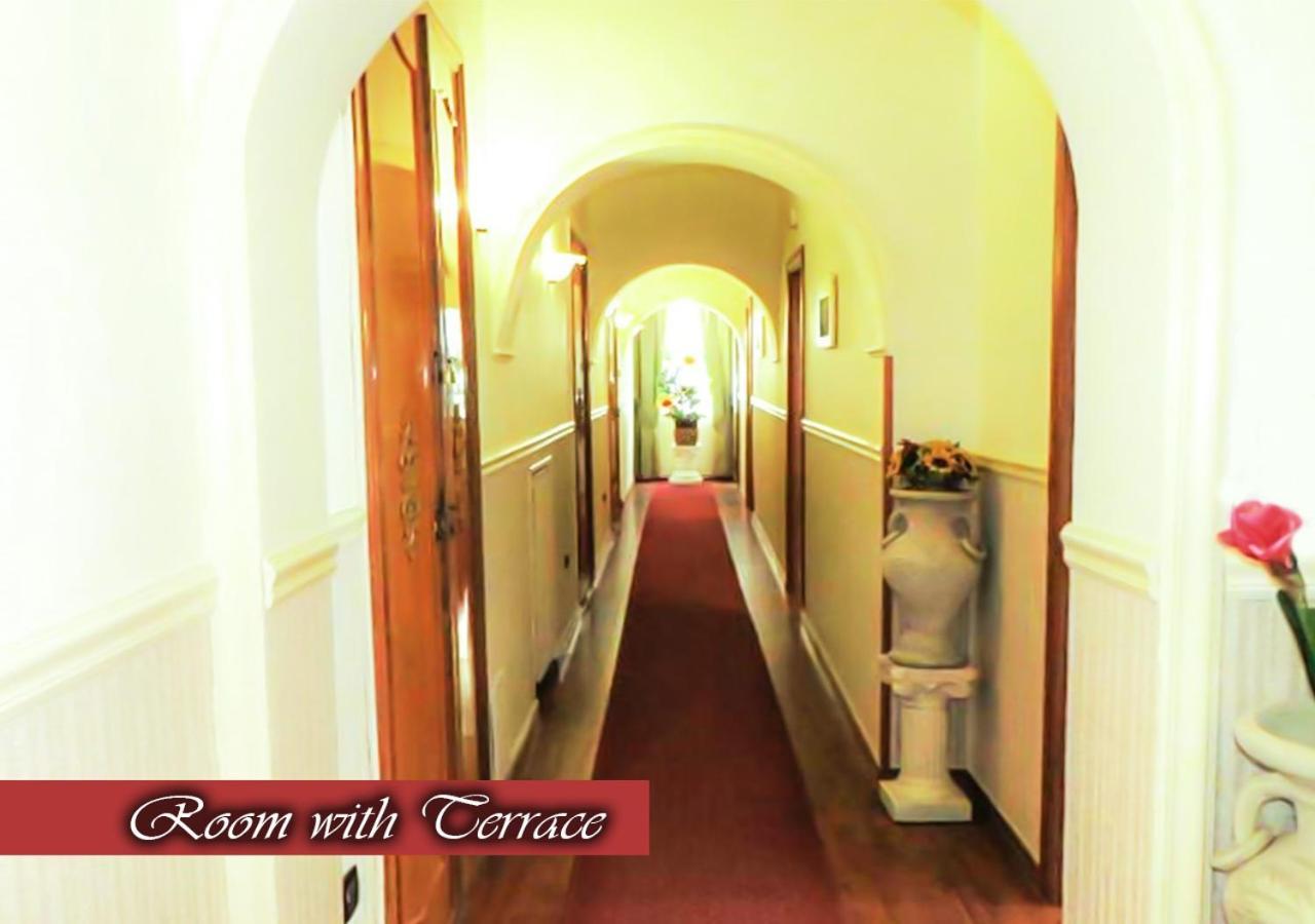 Bed & Breakfast Medea เนเปิลส์ ภายนอก รูปภาพ