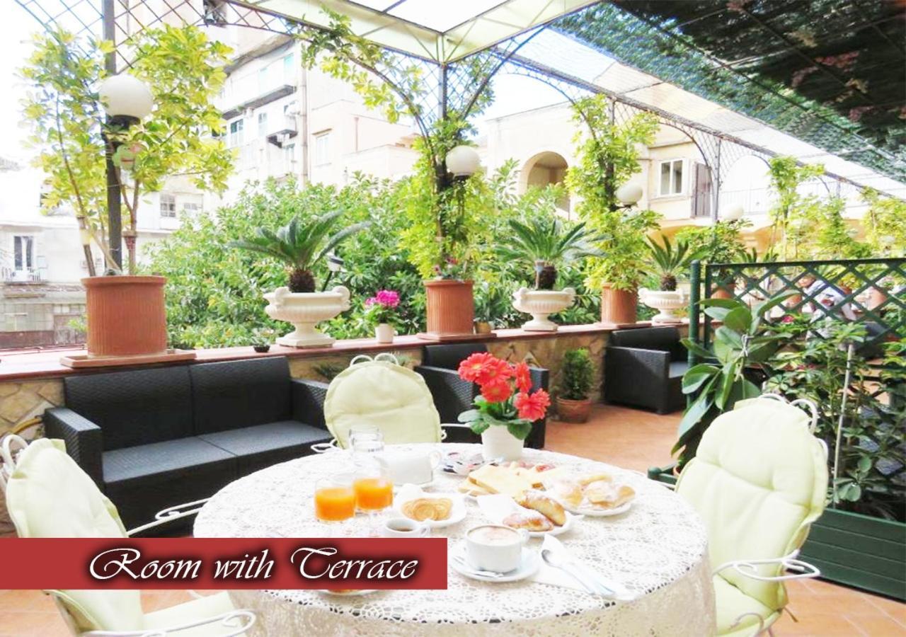 Bed & Breakfast Medea เนเปิลส์ ภายนอก รูปภาพ