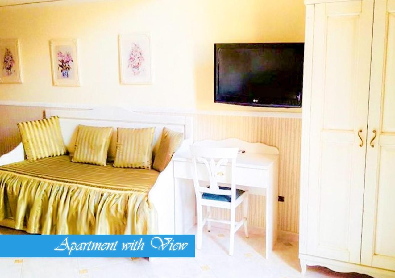 Bed & Breakfast Medea เนเปิลส์ ภายนอก รูปภาพ