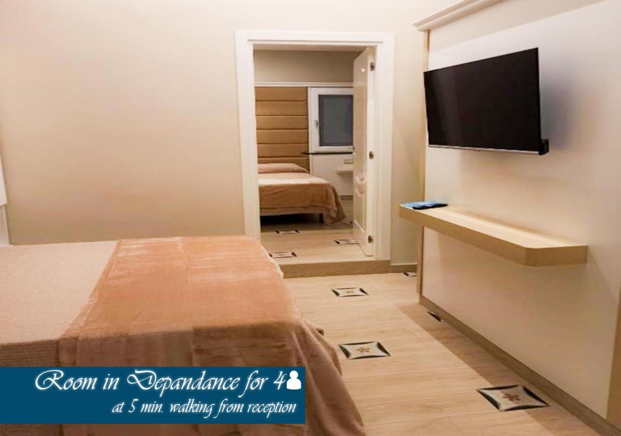Bed & Breakfast Medea เนเปิลส์ ภายนอก รูปภาพ