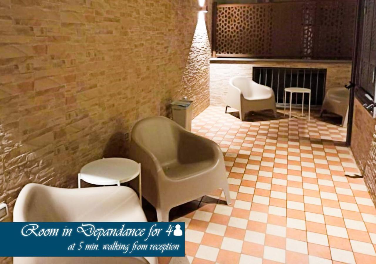 Bed & Breakfast Medea เนเปิลส์ ภายนอก รูปภาพ