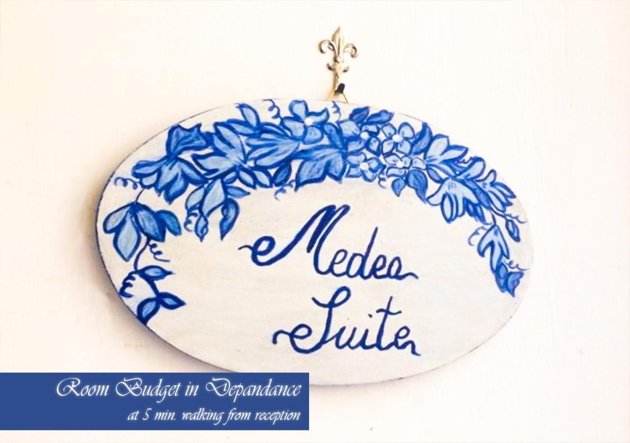 Bed & Breakfast Medea เนเปิลส์ ภายนอก รูปภาพ