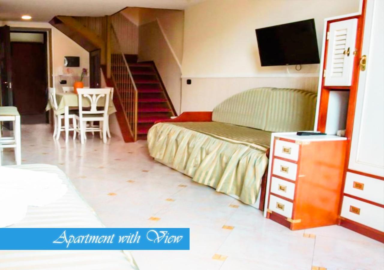 Bed & Breakfast Medea เนเปิลส์ ภายนอก รูปภาพ